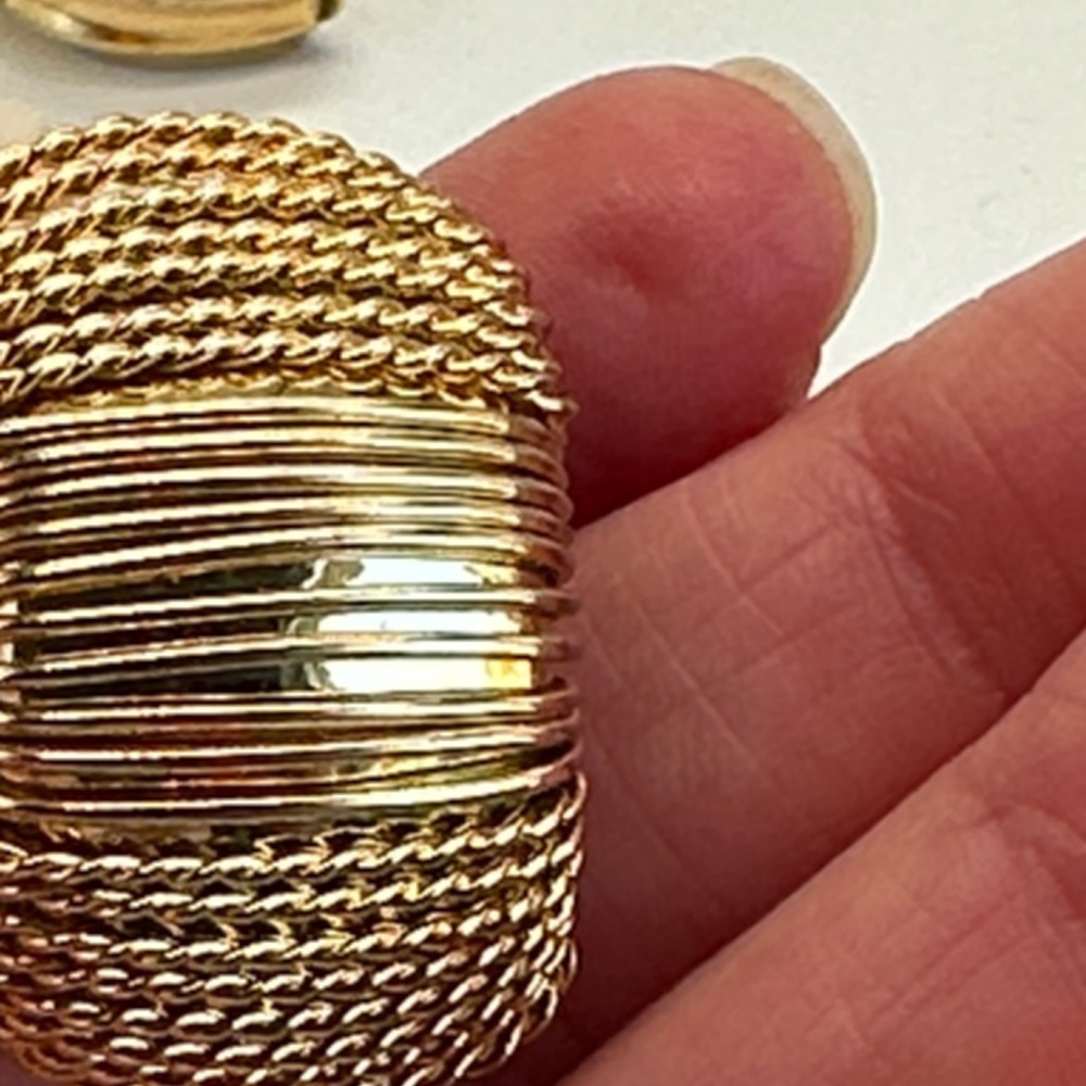 1950s Italian Style, Norma Jean Old Hollywood Gold wire style Clip-on Earrings - Picture 8 of 12